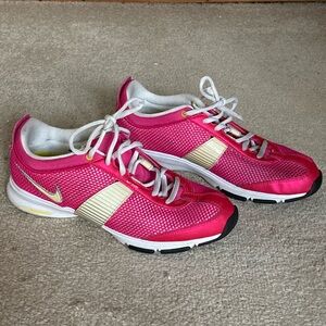 Nike Zoom Trainer Essential Sneaker Women’s Size 9